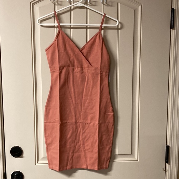 NWT WILD FABLE Strappy V-neck Rose Color Sleeveless Bodycon Dress Size Medium - Picture 1 of 12